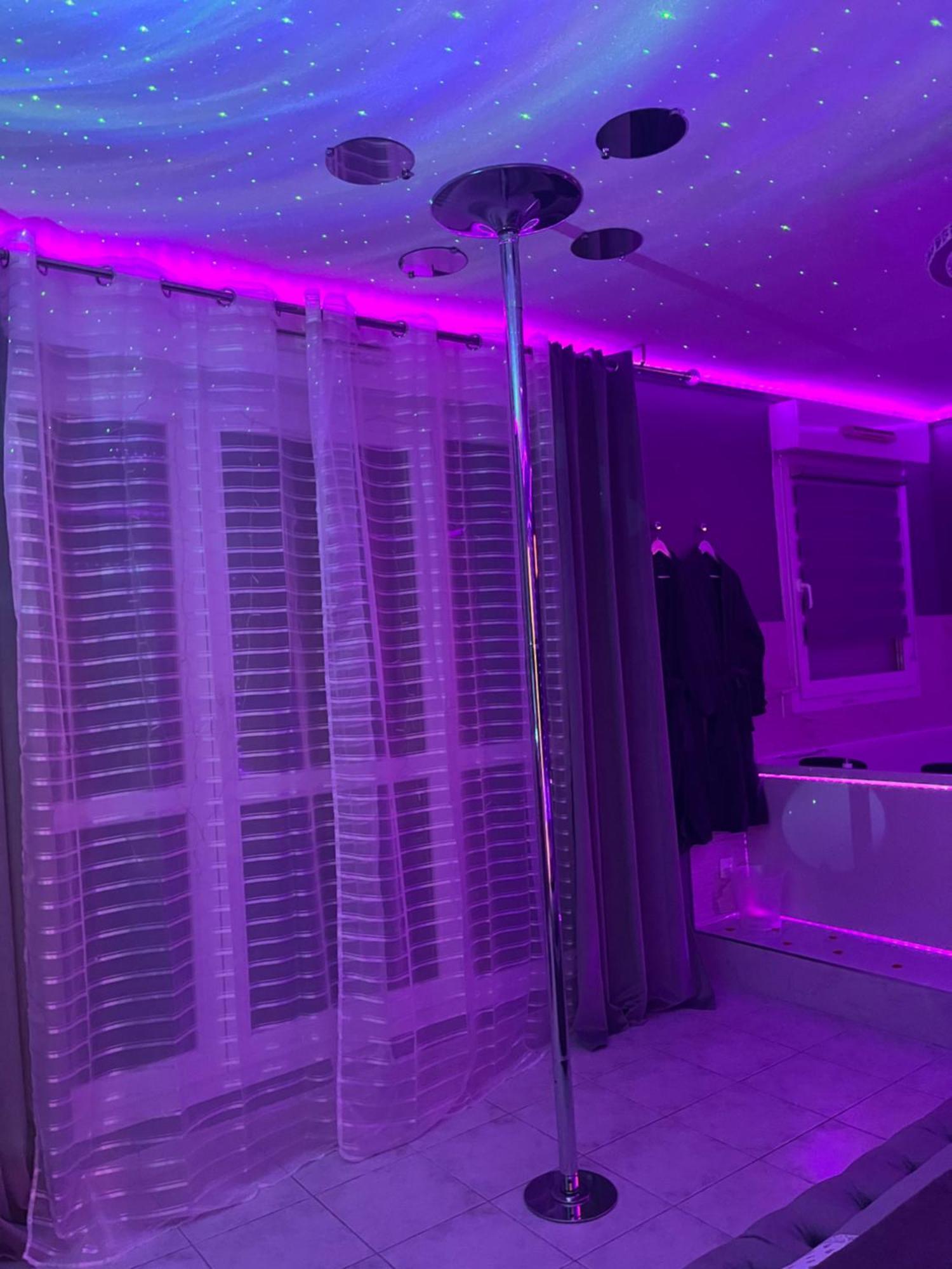« Le Boudoir D'Elodie » Le Spa Romantique Saint-Léonard Exterior foto